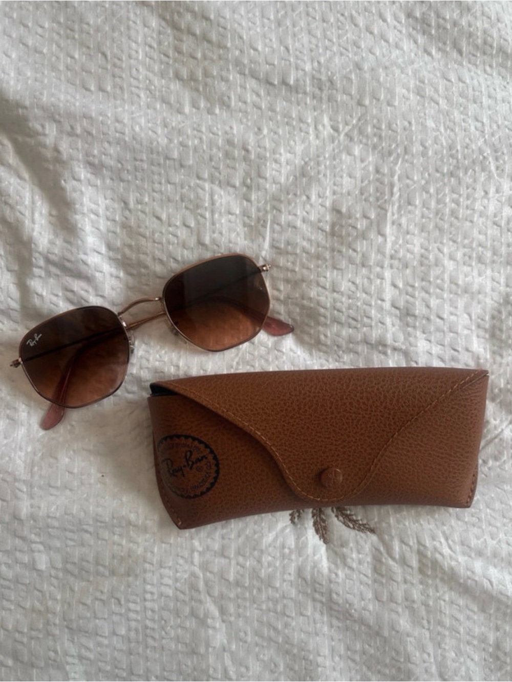 Ray-Ban Women's Brown Gradient Lens Sunglasses with Brown Case